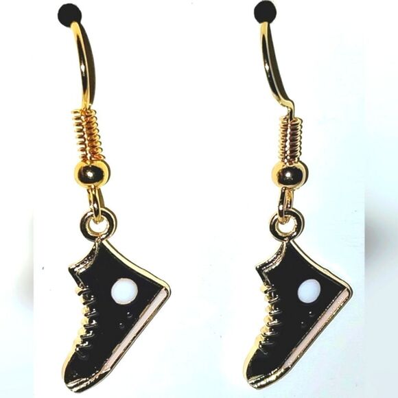 Retro hand crafted sneaker earrings - Picture 5 of 5